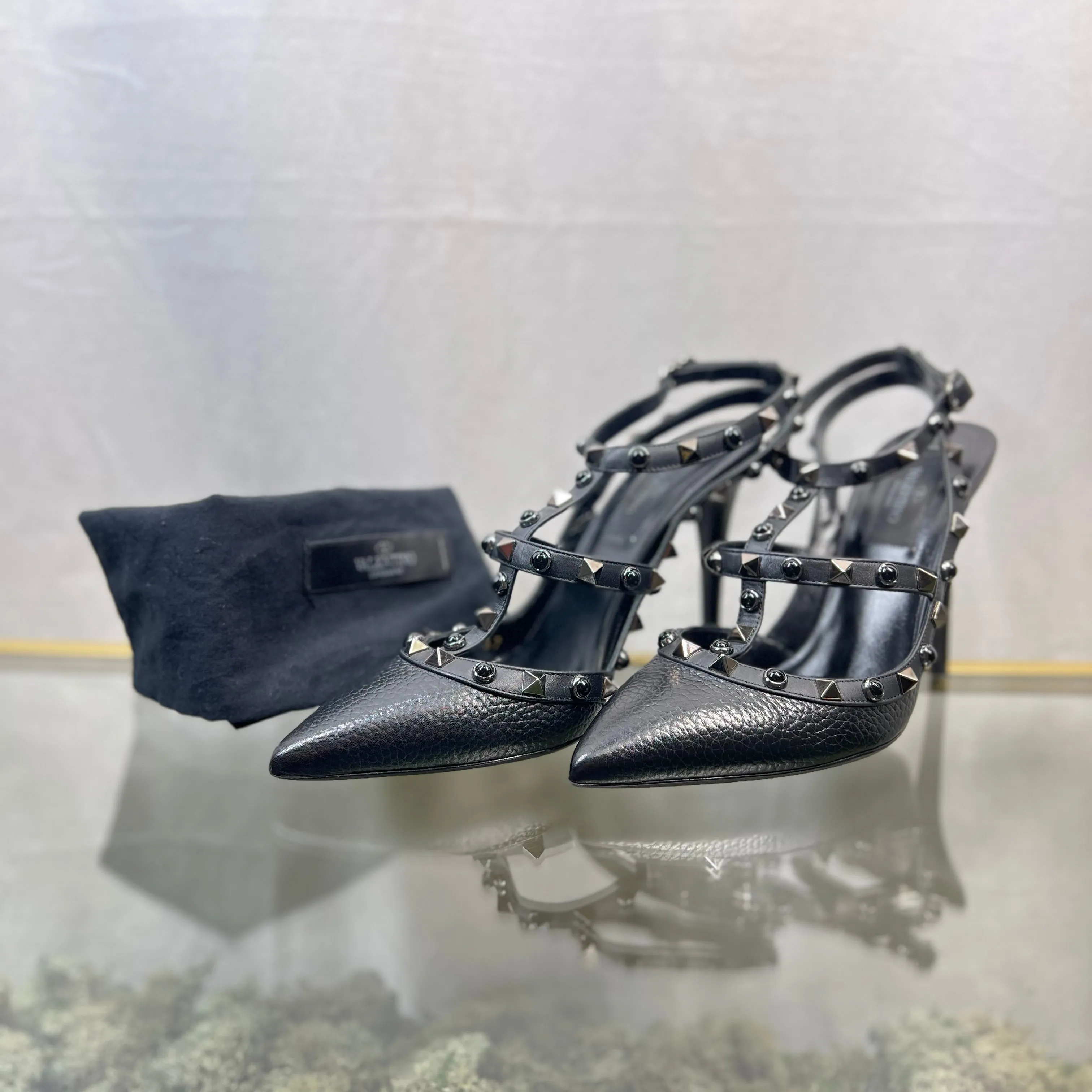 VALENTINO Rockstud Ankle Strap Black Grainy Leather Heels Sz 37