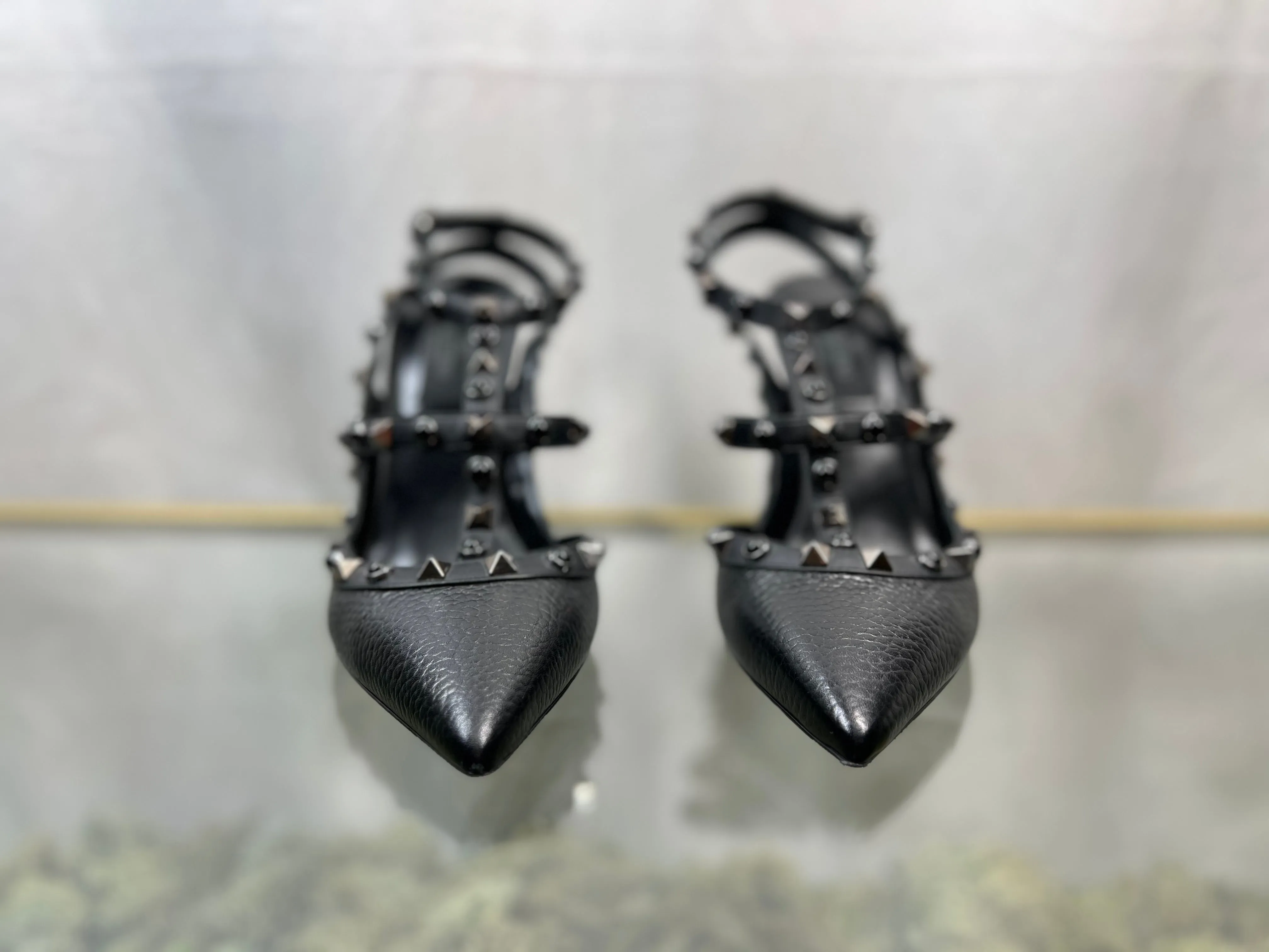 VALENTINO Rockstud Ankle Strap Black Grainy Leather Heels Sz 37