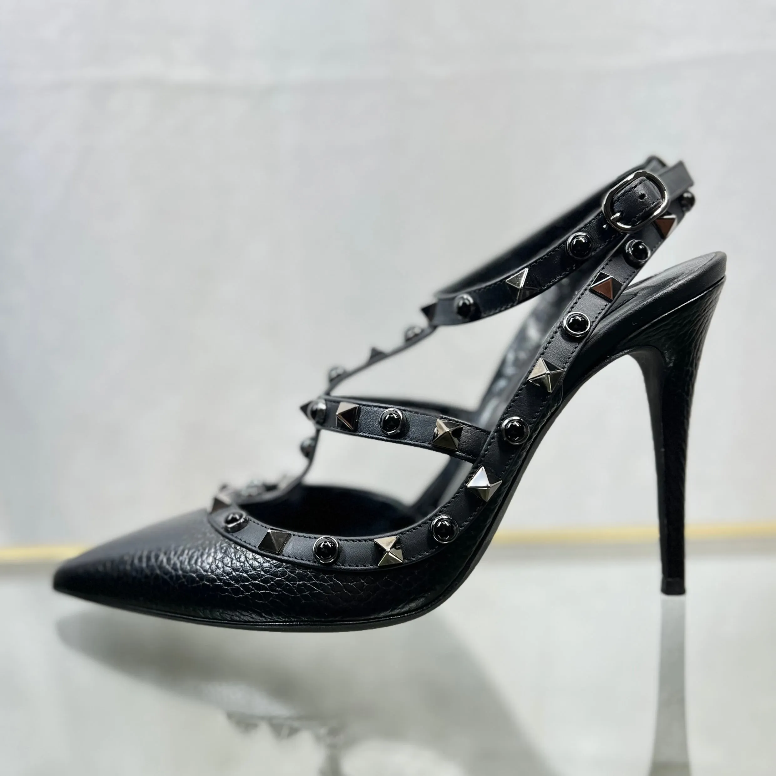 VALENTINO Rockstud Ankle Strap Black Grainy Leather Heels Sz 37
